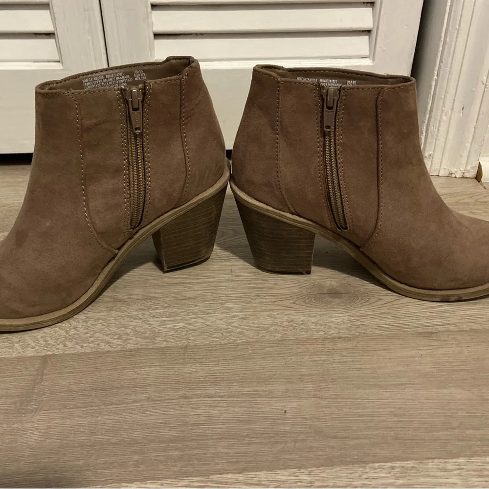 Booties - Picture 6 of 8